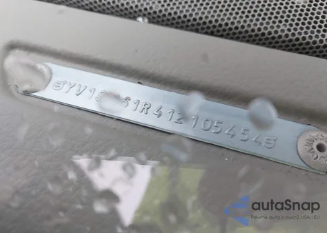 2001 Volvo V70 2.4/2.4 M Sr (Discontinued) z USA, uszkodzony, nr VIN YV1SW61R412105454